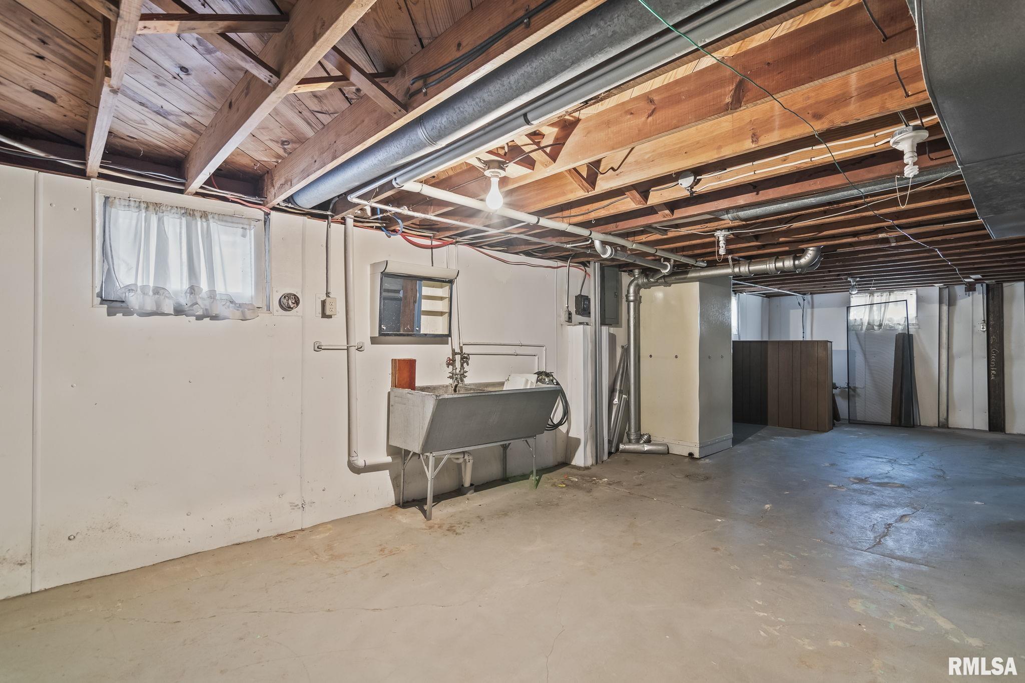 631 Chase Street Hillsboro, IL 62049 - Photo 23 of 32