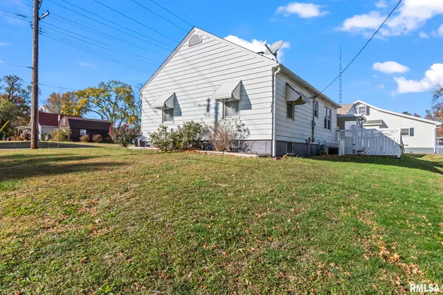 $75,000 | 631 Chase Street, Hillsboro, IL 62049