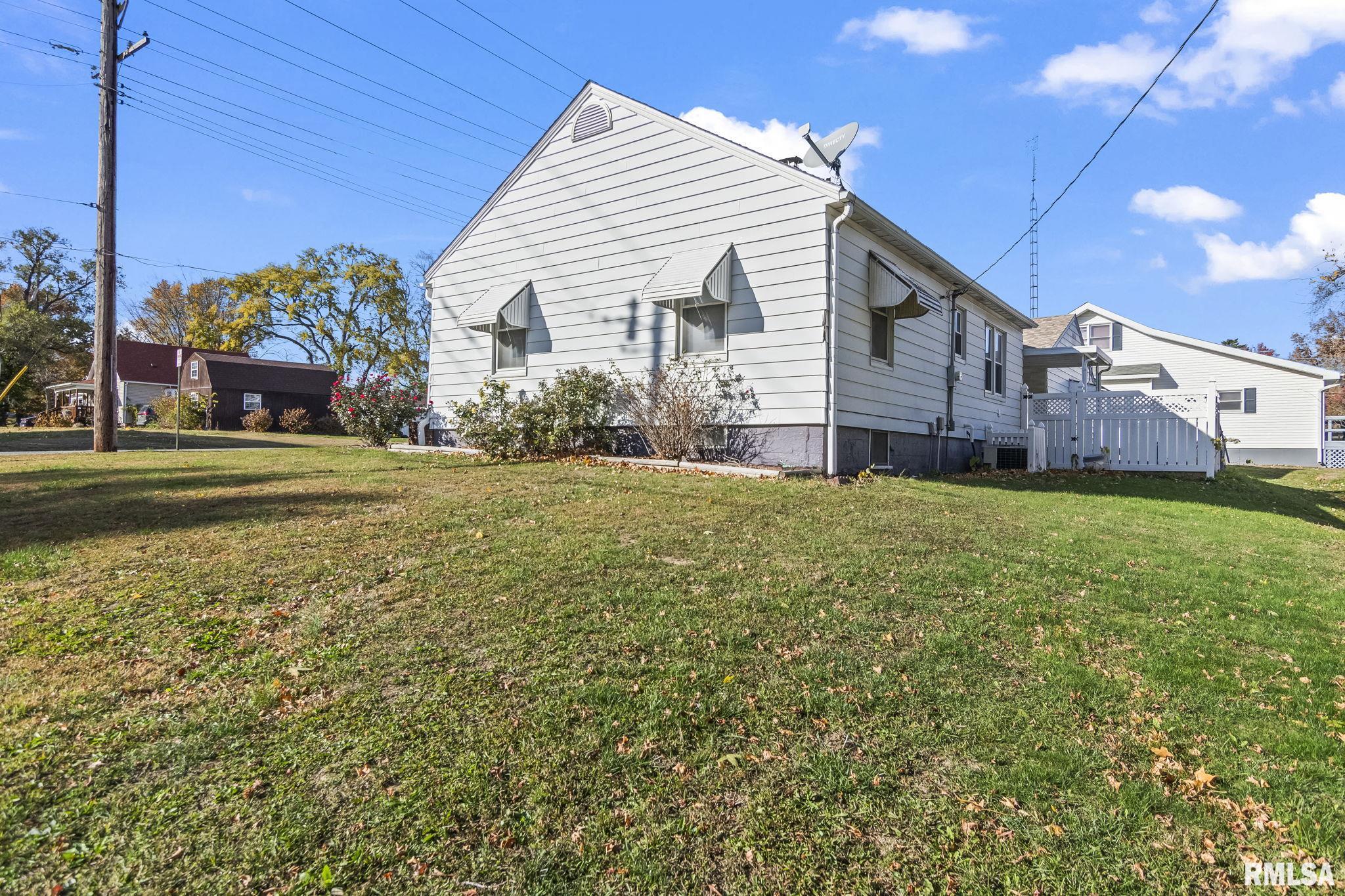 631 Chase Street Hillsboro, IL 62049 - Photo 25 of 32