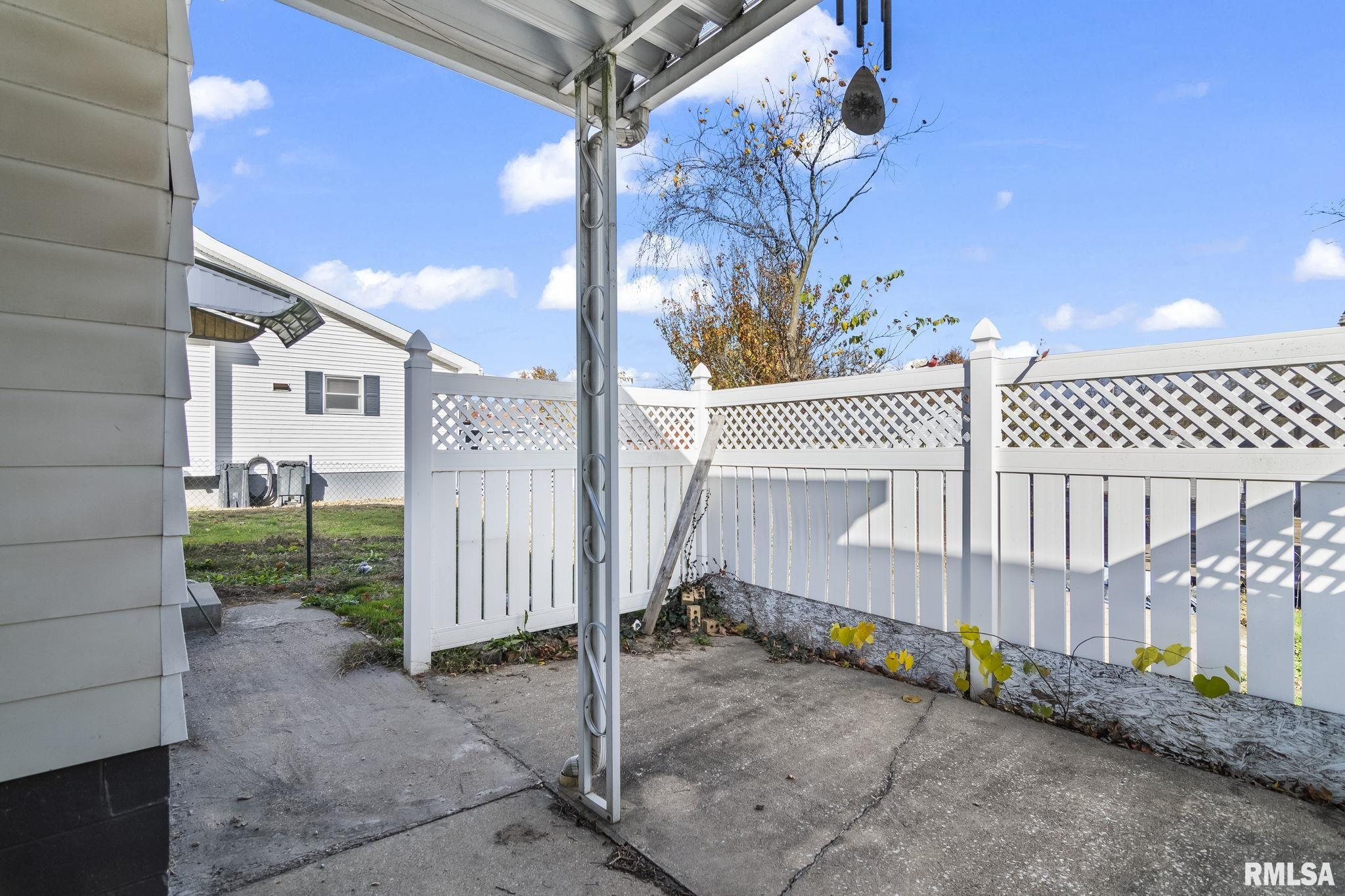 631 Chase Street Hillsboro, IL 62049 - Photo 26 of 32