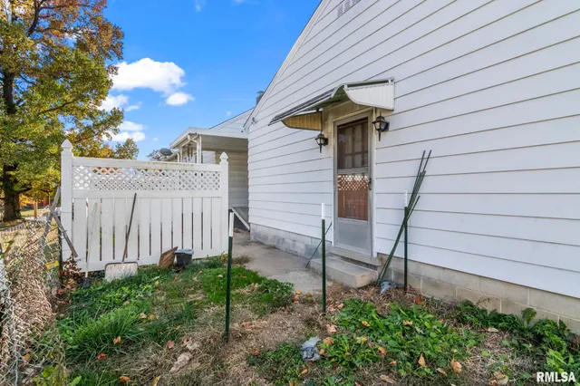 $75,000 | 631 Chase Street, Hillsboro, IL 62049