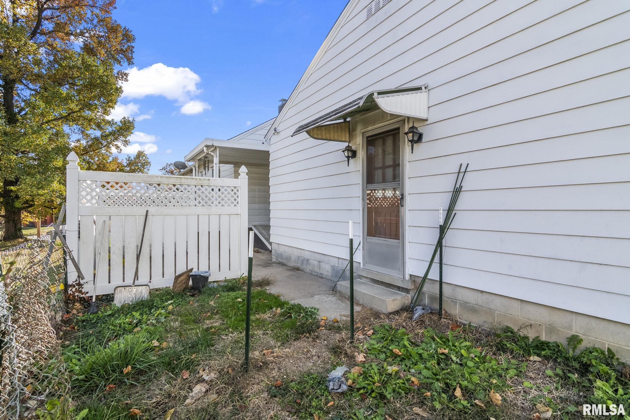 631 Chase Street Hillsboro, IL 62049 - Photo 28 of 32