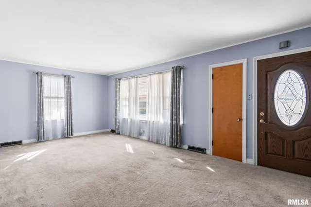 $75,000 | 631 Chase Street, Hillsboro, IL 62049