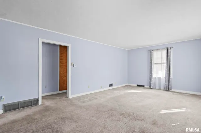 $75,000 | 631 Chase Street, Hillsboro, IL 62049