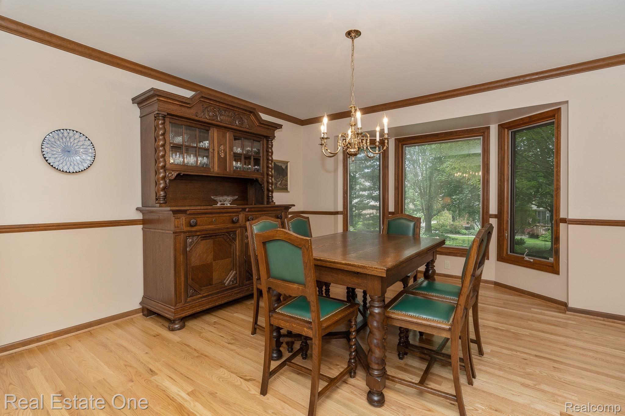 3449 Summit Ridge Drive Rochester, MI 48306 - Photo 9 of 44 Dining Room