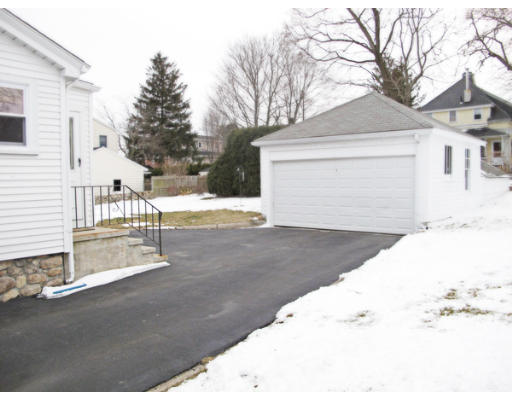 32 Hawthorn Road Braintree, MA 02184 - Photo 18 of 19 Gallery Image 18