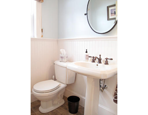 32 Hawthorn Road Braintree, MA 02184 - Photo 8 of 19 Gallery Image 8