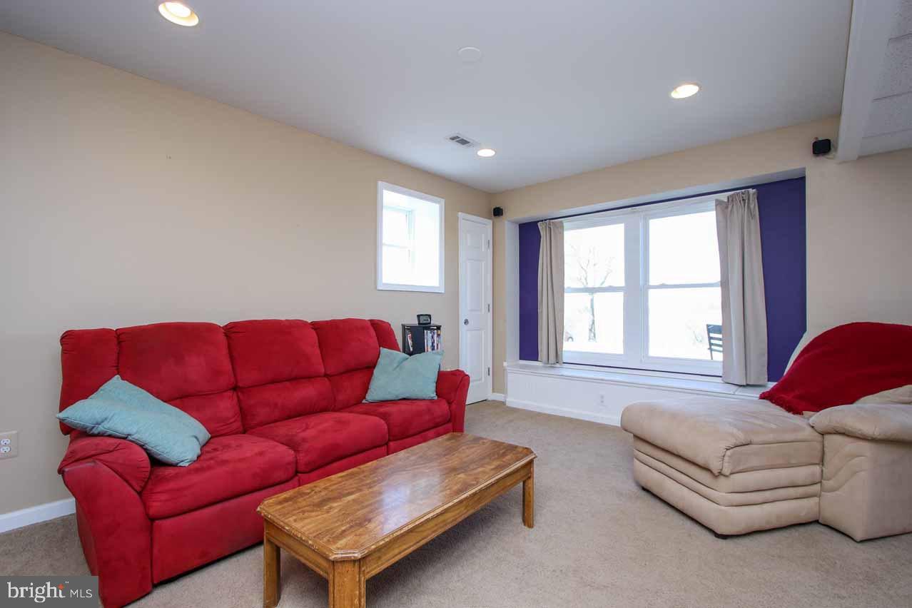 80 Fox Run Road Hanover, PA 17331 - Photo 22 of 34