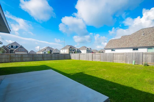 $3,200 | 14154 Little River Drive, Baytown, TX 77523