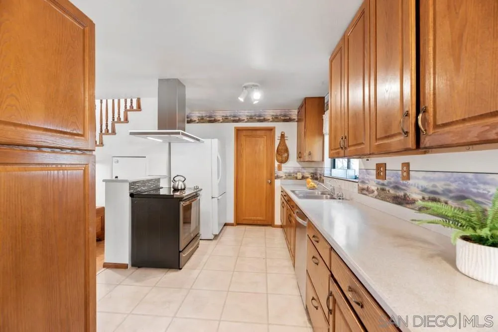 1581 Meadow Road El Cajon, CA 92021 - Photo 12 of 23 Gallery Image 12