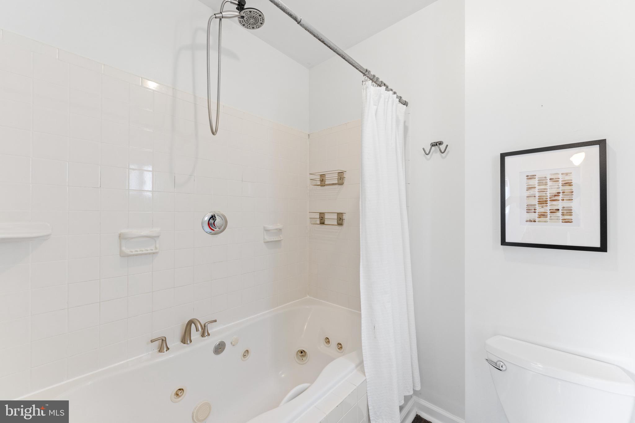 2949 Keswick Road Baltimore, MD 21211 - Photo 16 of 29 Full bath