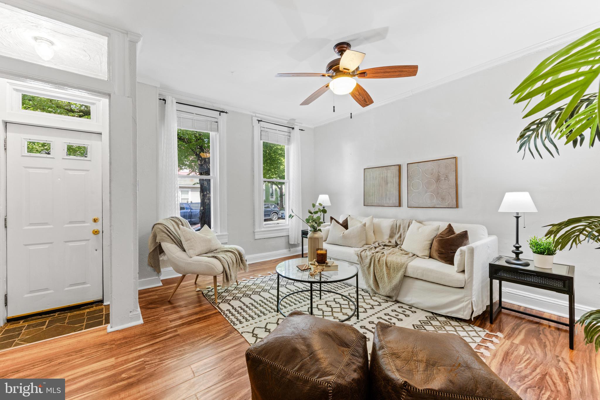 2949 Keswick Road Baltimore, MD 21211 - Photo 3 of 29 Living room