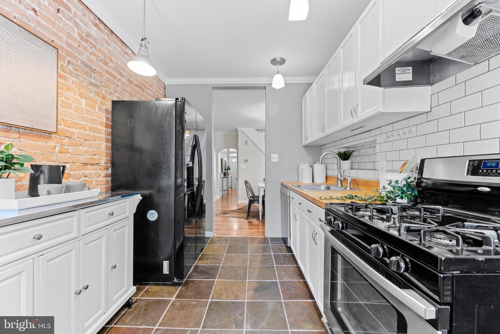 2949 Keswick Road Baltimore, MD 21211 - Photo 7 of 29 Kitchen
