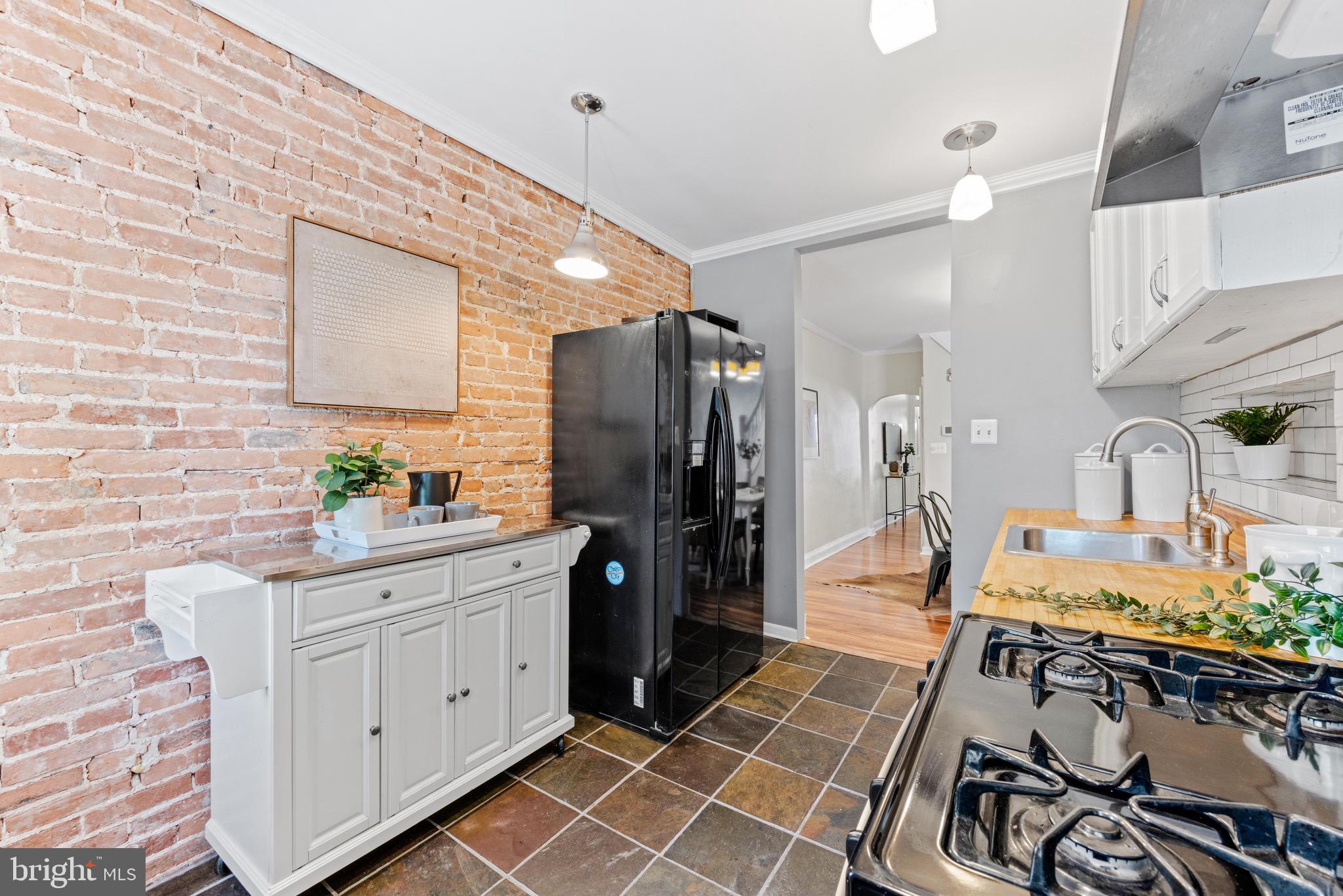 2949 Keswick Road Baltimore, MD 21211 - Photo 10 of 29 Kitchen