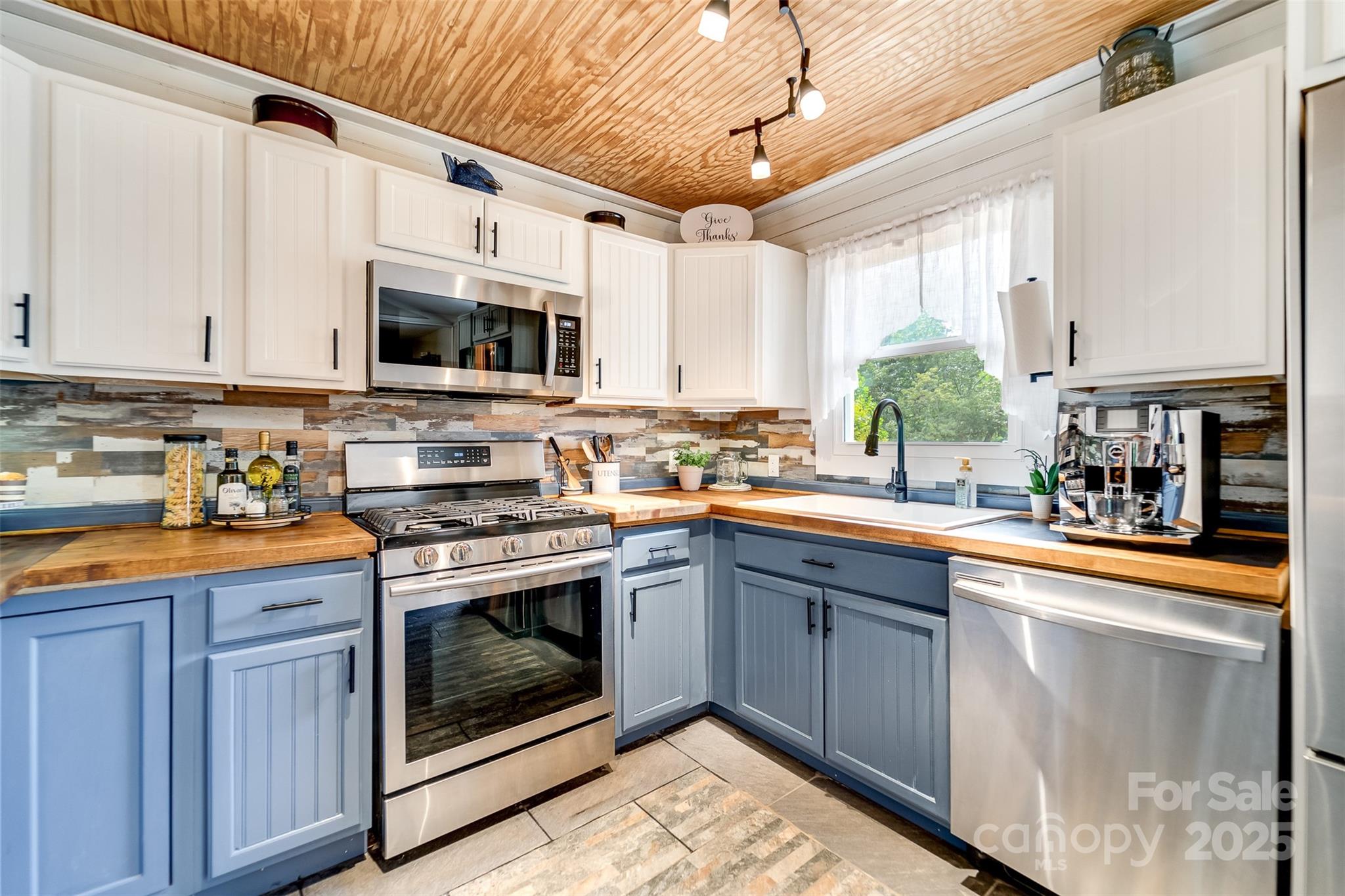 1845 Sanderstown Road Franklin, NC 28734 - Photo 10 of 37 Gallery Image 10