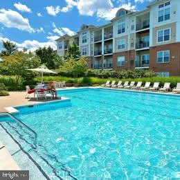 $2,535 | 3810 Lightfoot Street, Unit 206, Chantilly, VA 20151