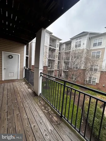 $2,535 | 3810 Lightfoot Street, Unit 206, Chantilly, VA 20151