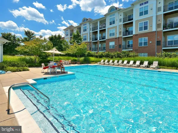 $2,535 | 3810 Lightfoot Street, Unit 206, Chantilly, VA 20151