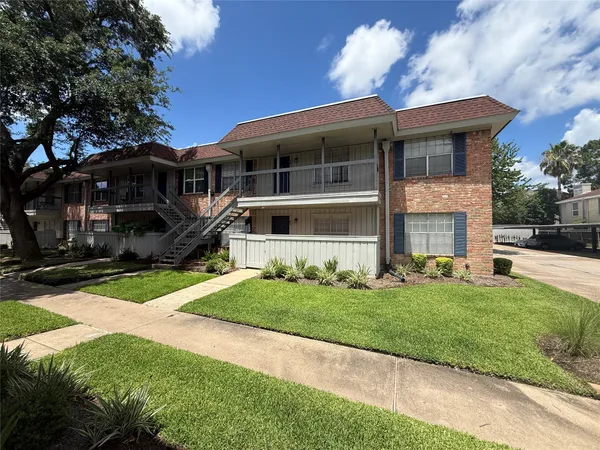 $1,590 | 2250 Bering Drive, Unit 66, Houston, TX 77057