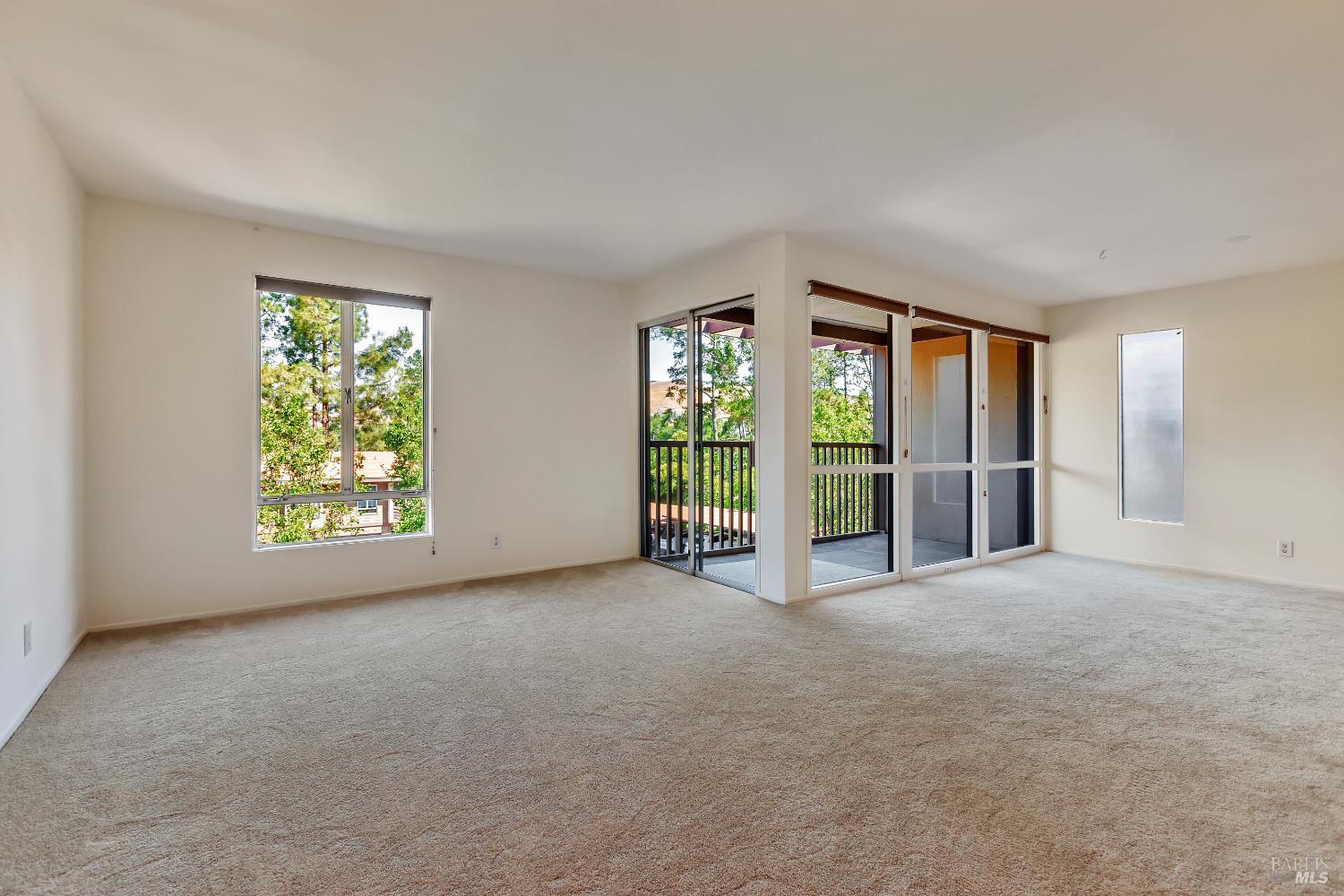94 Forest Lane San Rafael, CA 94903 - Photo 2 of 29 Living room with balcony