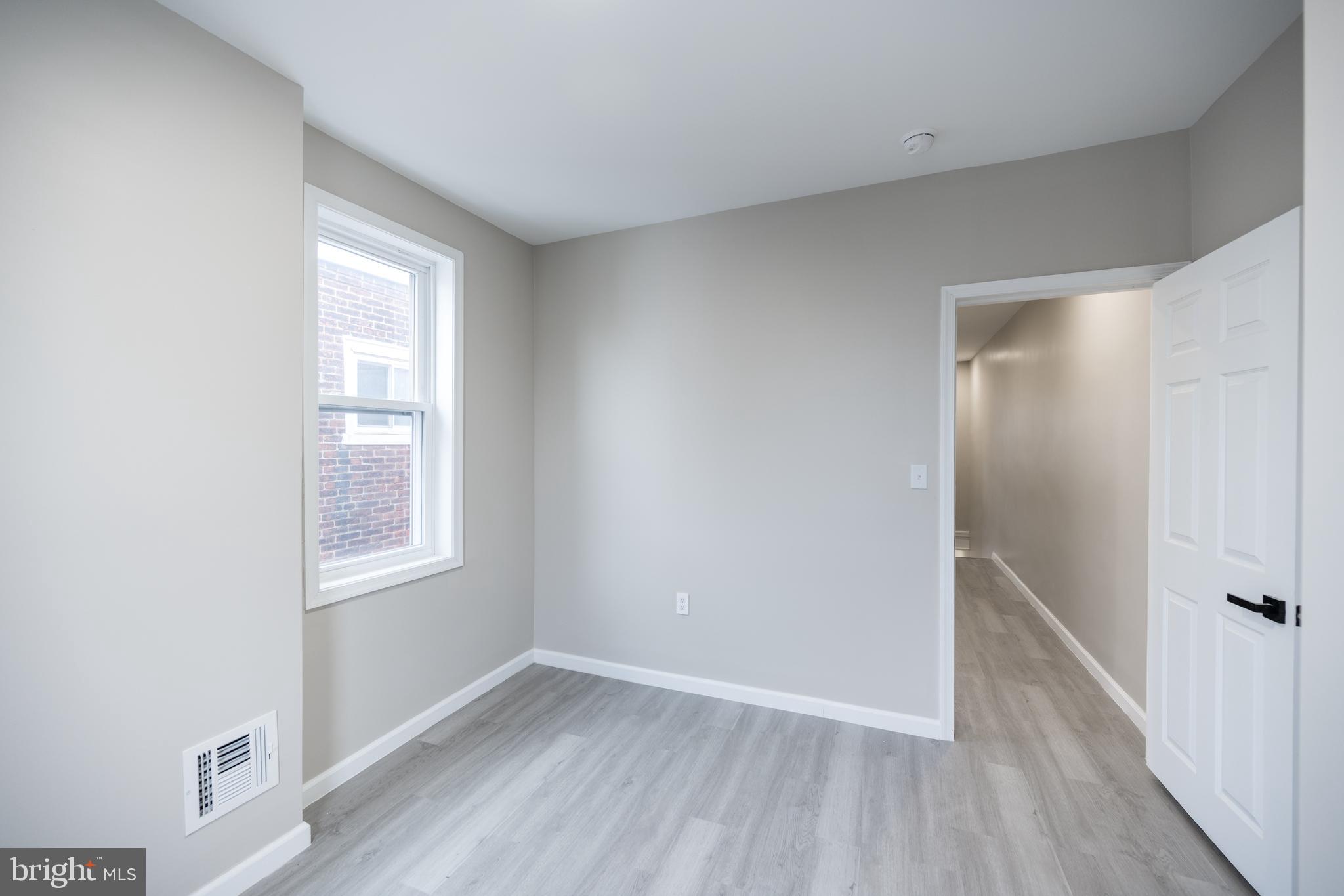 2265 East Clearfield Street Philadelphia, PA 19134 - Photo 3 of 27