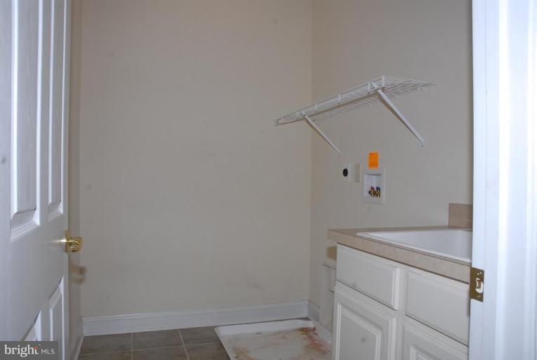 13678 Clear Spring Road Clear Spring, MD 21722 - Photo 7 of 28 a utility room with dryer and washer
