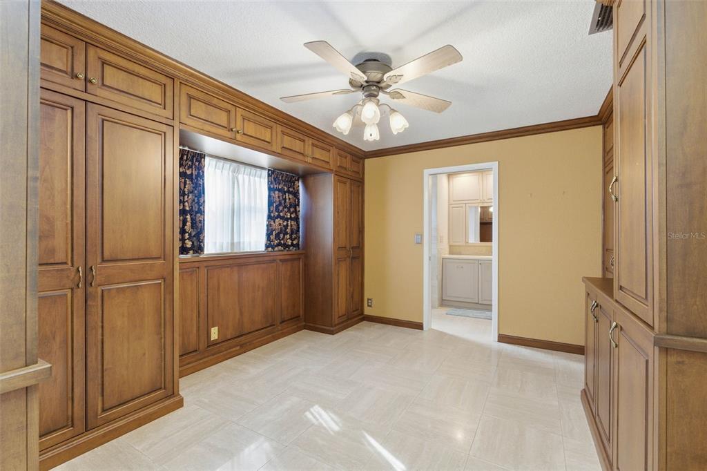 8408 Annwood Road Seminole, FL 33777 - Photo 16 of 46