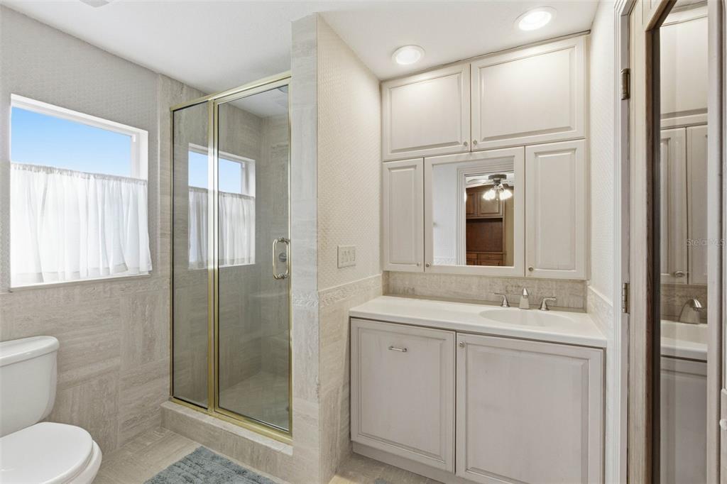 8408 Annwood Road Seminole, FL 33777 - Photo 18 of 46