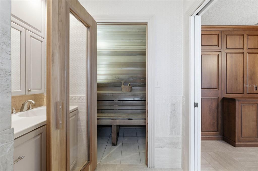 8408 Annwood Road Seminole, FL 33777 - Photo 19 of 46