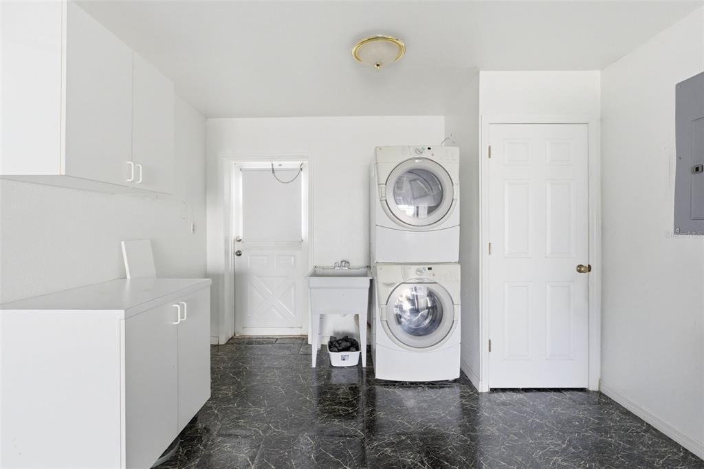 8408 Annwood Road Seminole, FL 33777 - Photo 28 of 46