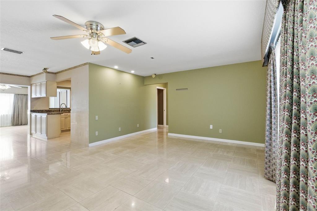 8408 Annwood Road Seminole, FL 33777 - Photo 4 of 46