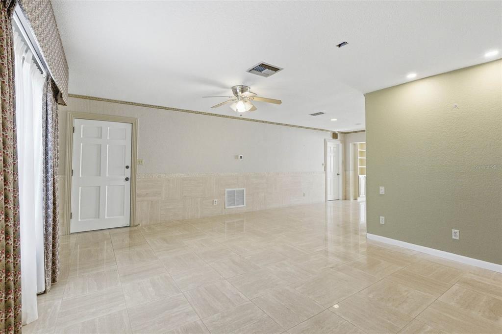 8408 Annwood Road Seminole, FL 33777 - Photo 6 of 46