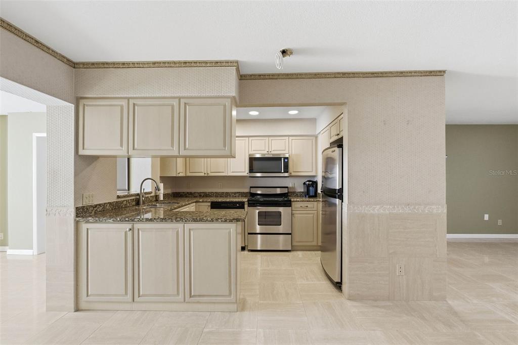 8408 Annwood Road Seminole, FL 33777 - Photo 8 of 46