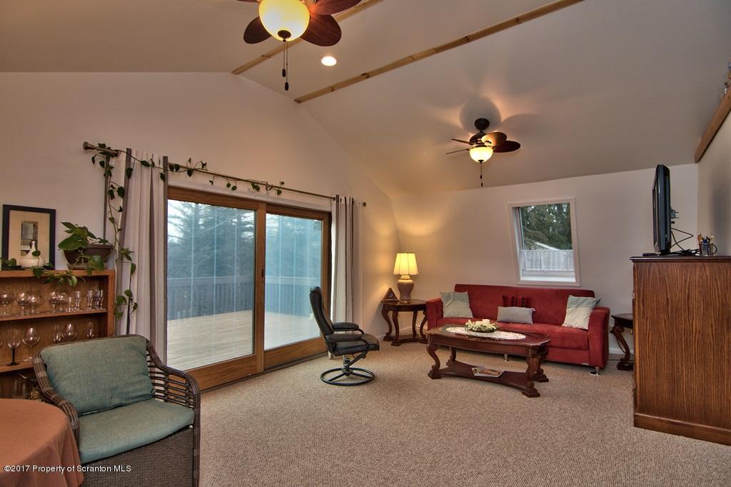 33 Hitchcock Road Lake Ariel, PA 18436 - Photo 12 of 33 Gallery Image 12