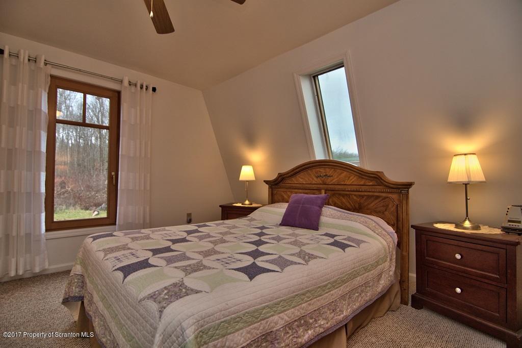 33 Hitchcock Road Lake Ariel, PA 18436 - Photo 15 of 33 Gallery Image 15