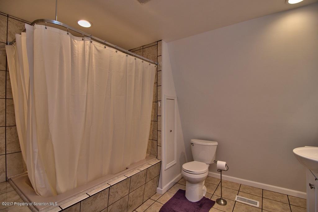 33 Hitchcock Road Lake Ariel, PA 18436 - Photo 19 of 33 Gallery Image 19