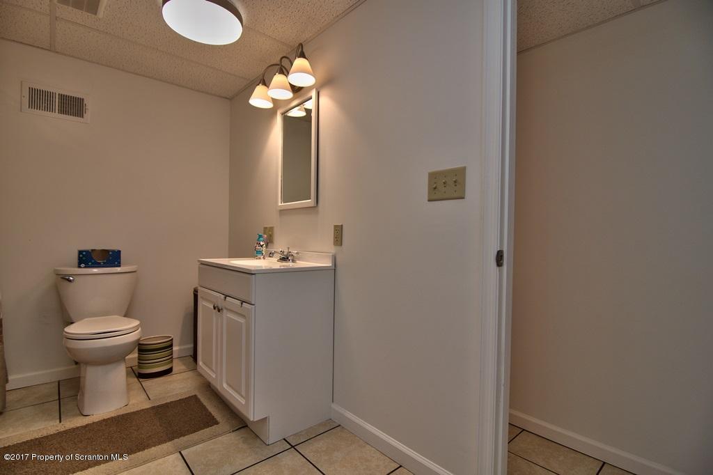 33 Hitchcock Road Lake Ariel, PA 18436 - Photo 28 of 33 Gallery Image 28