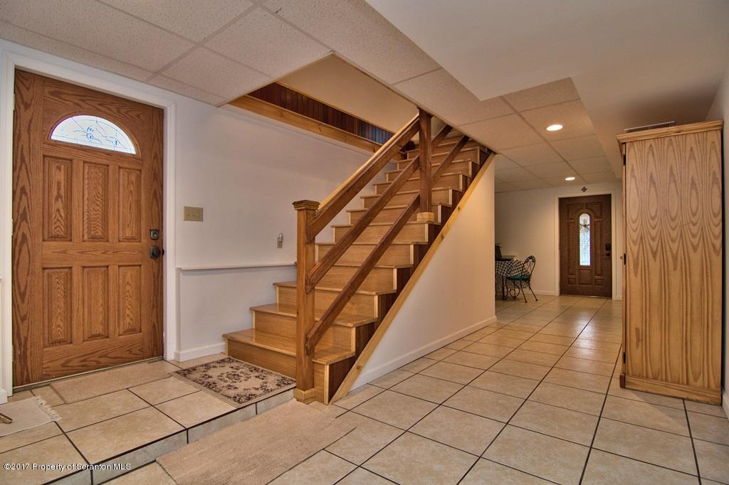 33 Hitchcock Road Lake Ariel, PA 18436 - Photo 4 of 33 Gallery Image 4