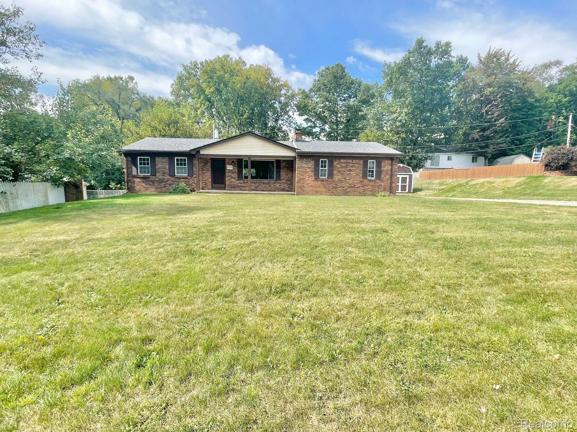 850 Ridgemont Street Commerce Township, MI 48382 - Photo 1 of 15 Gallery Image 1