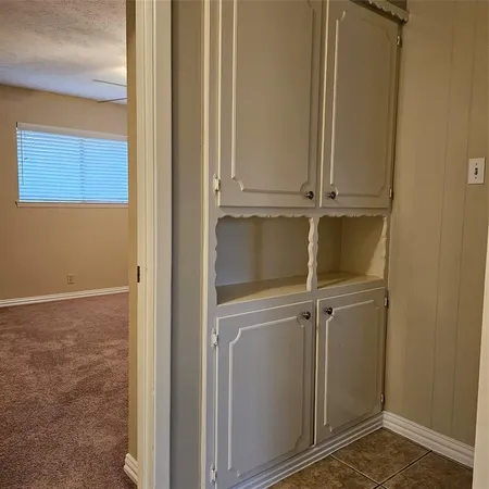 $1,950 | 510 East Ovilla, Waxahachie, TX 75167