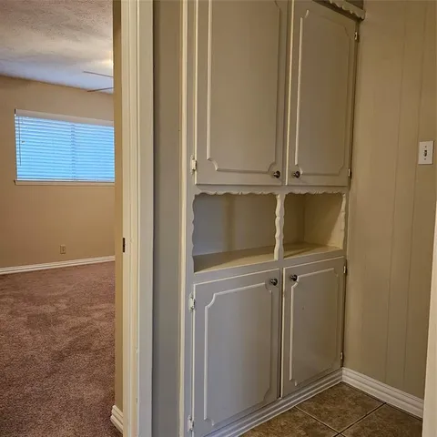 $1,950 | 510 East Ovilla, Waxahachie, TX 75167