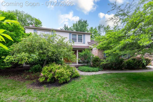 $438,900 | 6011 Walker Drive, Troy, MI 48085
