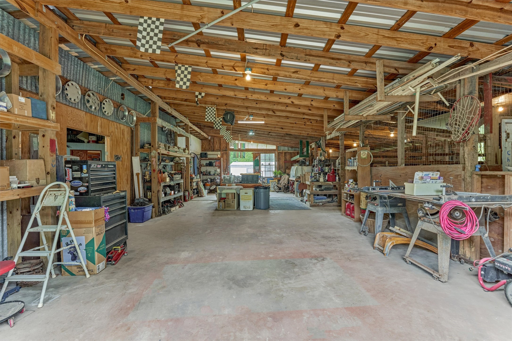 88 Piney Point Road Huntsville, TX 77340 - Photo 17 of 46