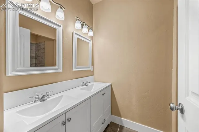 a bathroom with a bathtub and toilet