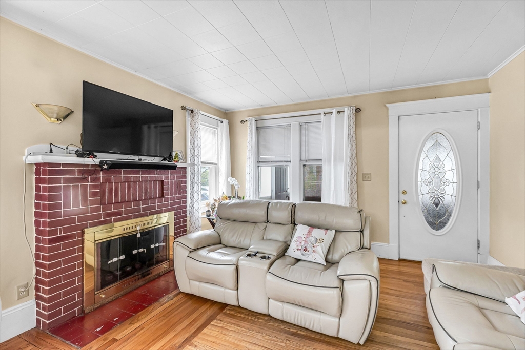 79 Marsden Street Springfield, MA 01109 - Photo 9 of 33