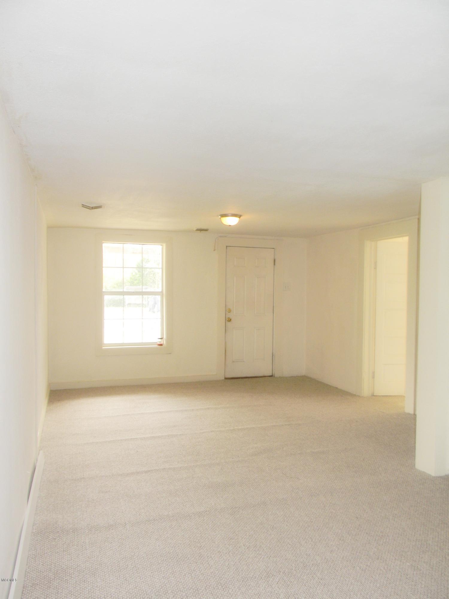 5225 Elder Street Moss Point, MS 39563 - Photo 6 of 14 FSCN3816-01