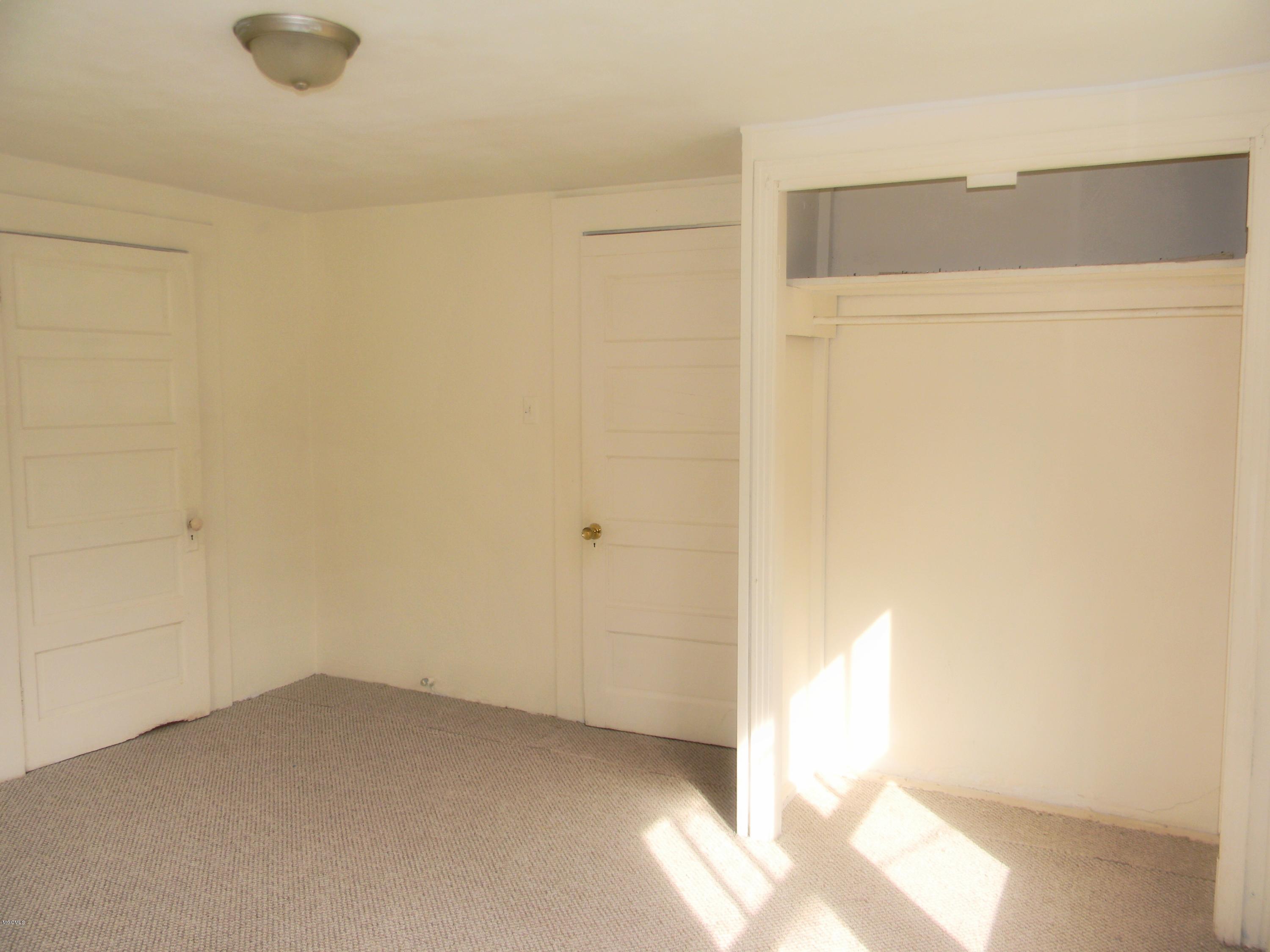 5225 Elder Street Moss Point, MS 39563 - Photo 8 of 14 FSCN3825-01