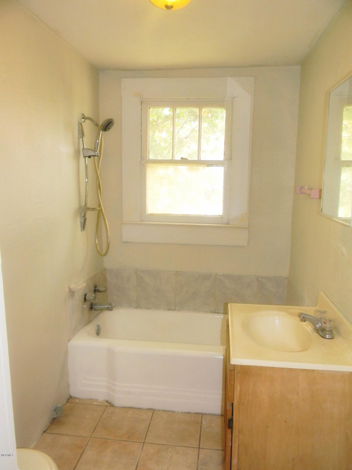 5225 Elder Street Moss Point, MS 39563 - Photo 10 of 14 FSCN3827-01