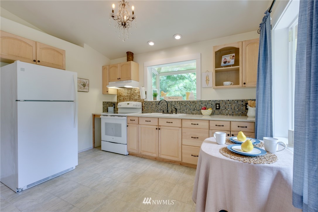 2609 Southeast Angels Hollow Way Olalla, WA 98359 - Photo 11 of 25 Gallery Image 11
