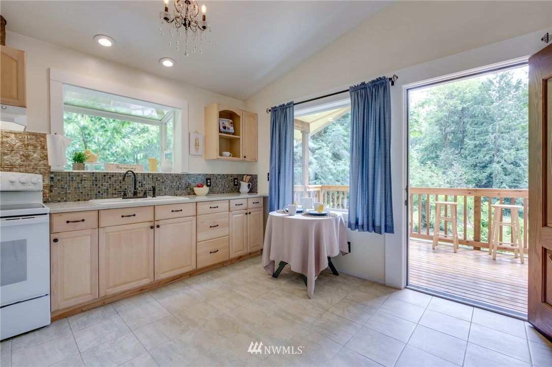 2609 Southeast Angels Hollow Way Olalla, WA 98359 - Photo 12 of 25 Gallery Image 12